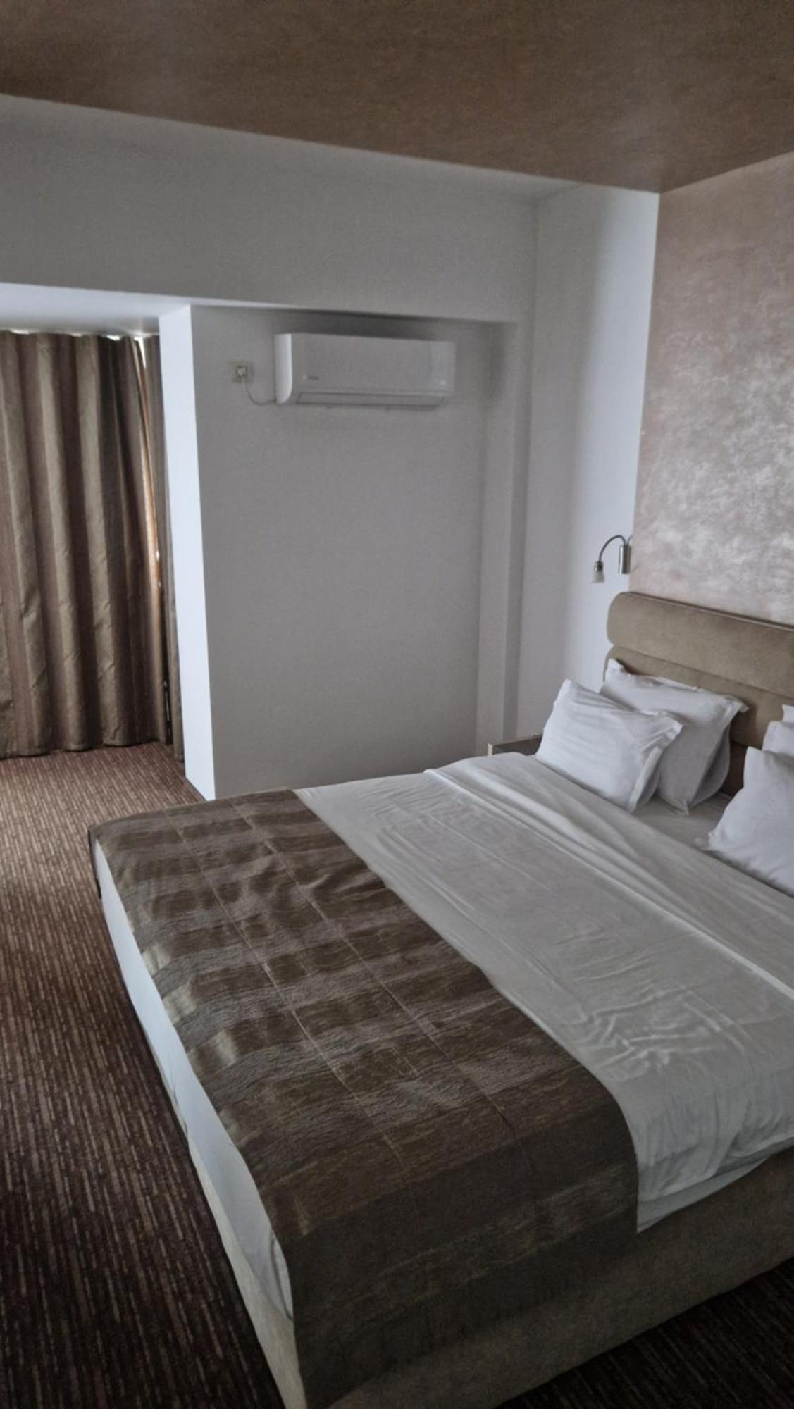 City Hotel & Lounge Slatina  Exterior photo